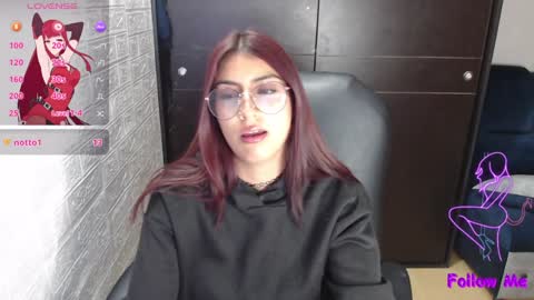 Snapshot of medussa_kat chatting on January 15, 2025, 12:30 am Katrina online show from January 15, 2025, 12:30 am