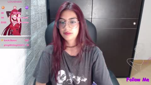 Snapshot of medussa_kat chatting on February 5, 2025, 4:06 am Katrina online show from February 5, 2025, 4:06 am
