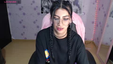 Snapshot of medussa_kat chatting on March 12, 2025, 11:01 pm Katrina online show from March 12, 2025, 11:01 pm