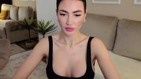 MedussaEyes online show from April 9, 2026, 10:42 am