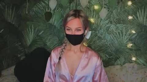 meeeewmeeeeow online show from October 13, 2025, 11:16 pm