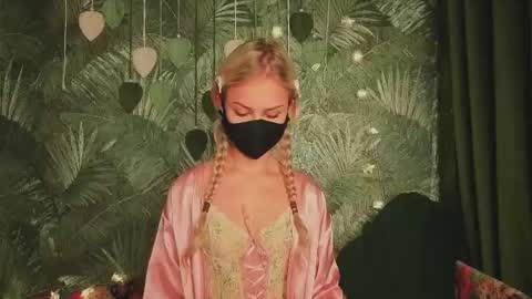 meeeewmeeeeow online show from October 27, 2025, 9:30 pm