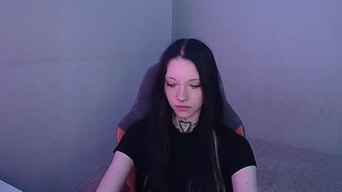 Snapshot of mefwhore chatting on October 1, 2025, 5:08 pm mefwhOre online show from October 1, 2025, 5:08 pm