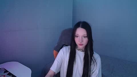 Snapshot of mefwhore chatting on October 9, 2025, 5:22 pm mefwhOre online show from October 9, 2025, 5:22 pm