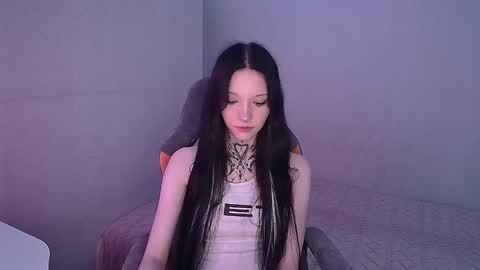 Snapshot of mefwhore chatting on October 13, 2025, 4:40 pm mefwhOre online show from October 13, 2025, 4:40 pm