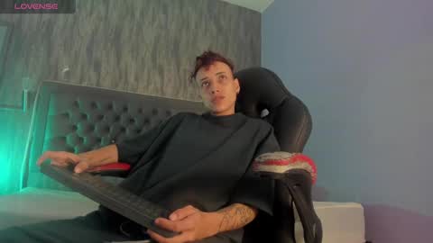 M E G A N online show from January 26, 2025, 6:27 pm