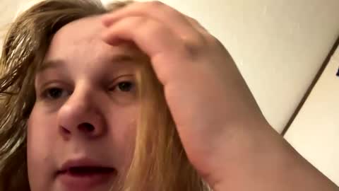 Snapshot of megan_blondiee chatting on February 16, 2025, 4:42 am Blondie online show from February 16, 2025, 4:42 am