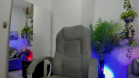 megan_charl online show from December 22, 2024, 11:11 am