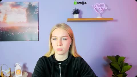 Snapshot of megan_cold chatting on October 19, 2025, 8:48 am megan_cold online show from October 19, 2025, 8:48 am