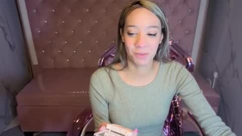 megan_collins_b online show from October 24, 2025, 12:45 pm