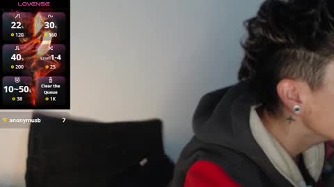 Snapshot of megan_coop3r_ chatting on October 7, 2025, 7:27 am Megan and sophi online show from October 7, 2025, 7:27 am