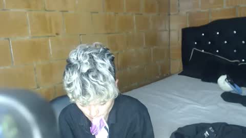 Megan and sophi online show from April 15, 2026, 2:40 am