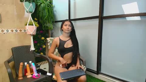 Snapshot of megan_cruzgb chatting on December 7, 2024, 6:59 pm Carolina Paez online show from December 7, 2024, 6:59 pm