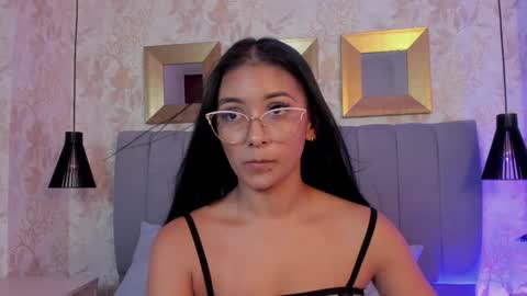 Snapshot of megan_cruzgb chatting on December 13, 2024, 10:45 pm Carolina Paez online show from December 13, 2024, 10:45 pm