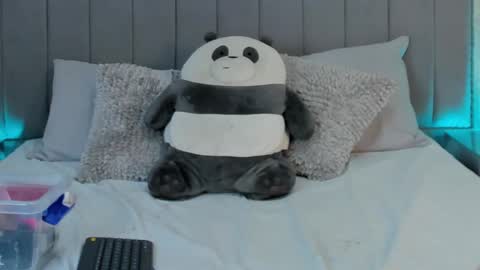Snapshot of megan_cruzgb chatting on January 16, 2025, 11:16 pm Carolina Paez online show from January 16, 2025, 11:16 pm