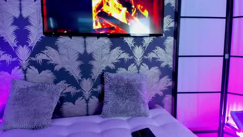 Snapshot of megan_cruzgb chatting on February 1, 2025, 7:13 pm Carolina Paez online show from February 1, 2025, 7:13 pm