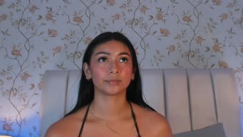 Snapshot of megan_cruzgb chatting on February 4, 2025, 1:45 am Carolina Paez online show from February 4, 2025, 1:45 am