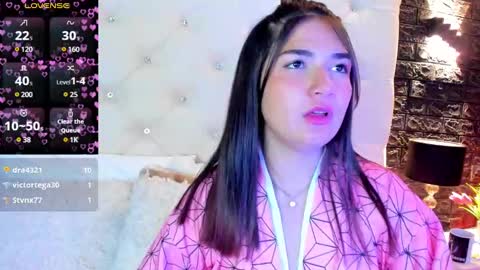 Snapshot of megan_devon chatting on January 27, 2025, 5:37 pm online show from January 27, 2025, 5:37 pm