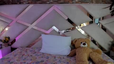     online show from December 2, 2025, 12:21 pm