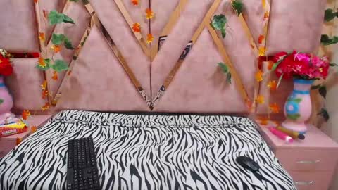 Snapshot of megan_latinn chatting on December 19, 2024, 1:07 am megan_latinn online show from December 19, 2024, 1:07 am