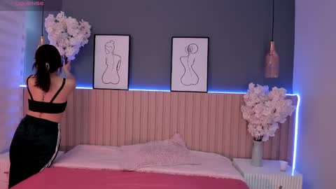     online show from February 11, 2025, 12:05 pm