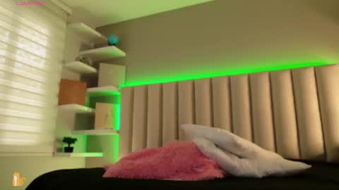     online show from September 16, 2025, 12:06 pm