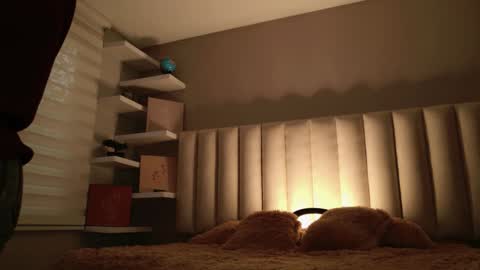     online show from October 7, 2025, 12:02 pm