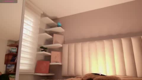     online show from October 9, 2025, 12:14 pm