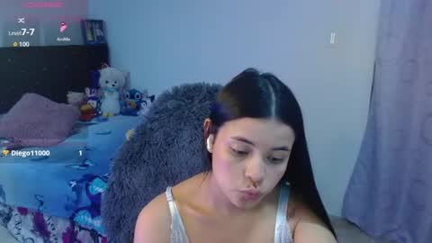 Snapshot of megan_ve chatting on June 13, 2026, 2:20 am Carolina online show from June 13, 2026, 2:20 am
