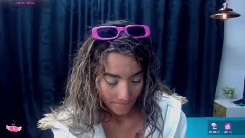 Snapshot of meganadriels96 chatting on December 18, 2024, 7:52 pm M E G A N online show from December 18, 2024, 7:52 pm