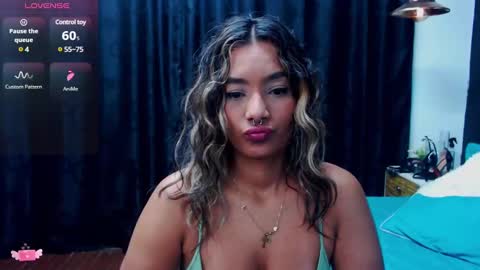 Snapshot of meganadriels96 chatting on February 3, 2025, 7:42 pm M E G A N online show from February 3, 2025, 7:42 pm