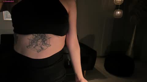 Megan Cross online show from November 11, 2025, 3:28 am