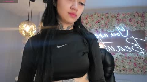 Megan Cross online show from November 17, 2025, 12:16 am