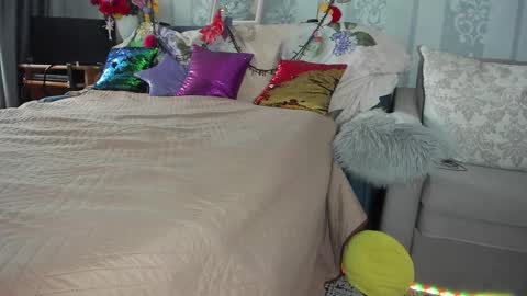 Nicki--------- Welcome to my Room online show from October 13, 2025, 7:52 am