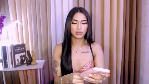 Megan online show from November 13, 2025, 7:18 am