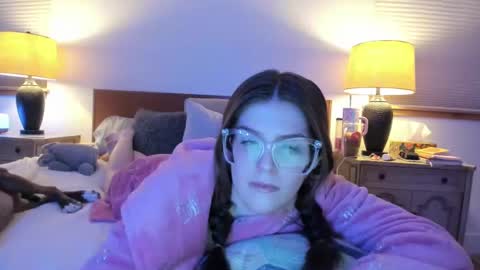 Snapshot of meganholly00 chatting on January 25, 2025, 3:51 am Megan online show from January 25, 2025, 3:51 am