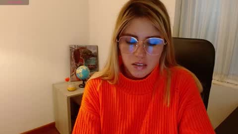 Snapshot of meganlk chatting on February 27, 2025, 5:58 pm MEGAN online show from February 27, 2025, 5:58 pm