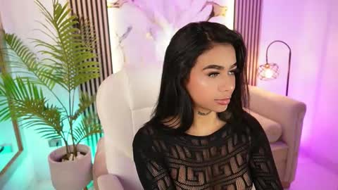 Megan Lowell online show from November 18, 2025, 10:25 pm