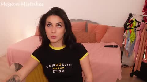 Snapshot of meganmistakes chatting on December 31, 2024, 9:39 pm Megan Mistakes online show from December 31, 2024, 9:39 pm