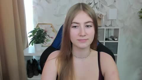 Snapshot of meganx_candy chatting on September 15, 2025, 12:27 pm Megan online show from September 15, 2025, 12:27 pm