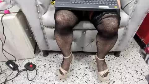 meggancurvy online show from December 20, 2025, 1:34 am