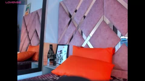 meghanqueen__ online show from March 18, 2026, 6:16 am