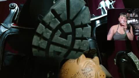 Snapshot of megoddessara chatting on May 1, 2026, 12:37 am Goddess Sara online show from May 1, 2026, 12:37 am