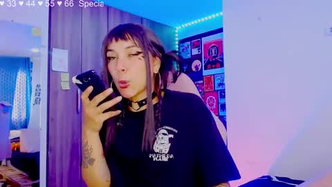 Snapshot of mel_dahlia chatting on February 4, 2025, 8:38 pm Melissa - - Please help me to reach 100 thumbs up online show from February 4, 2025, 8:38 pm