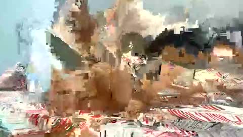 Snapshot of melahnie051002 chatting on December 3, 2025, 1:35 am melahnie051002 online show from December 3, 2025, 1:35 am