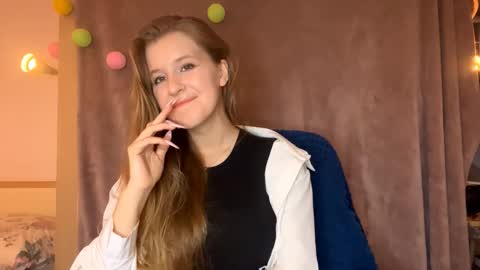 Snapshot of melaineswinderman chatting on October 10, 2025, 3:44 pm Gera online show from October 10, 2025, 3:44 pm