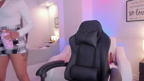 melan_owen online show from April 8, 2026, 11:10 am