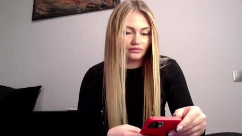 Melania online show from December 5, 2024, 4:34 pm