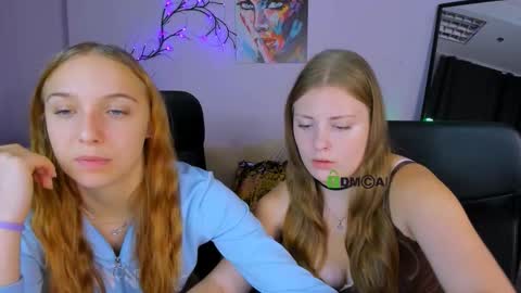 Snapshot of melani_bumm chatting on October 4, 2025, 5:49 am melani_bumm online show from October 4, 2025, 5:49 am