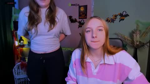 Snapshot of melani_bumm chatting on October 27, 2025, 1:26 pm melani_bumm online show from October 27, 2025, 1:26 pm